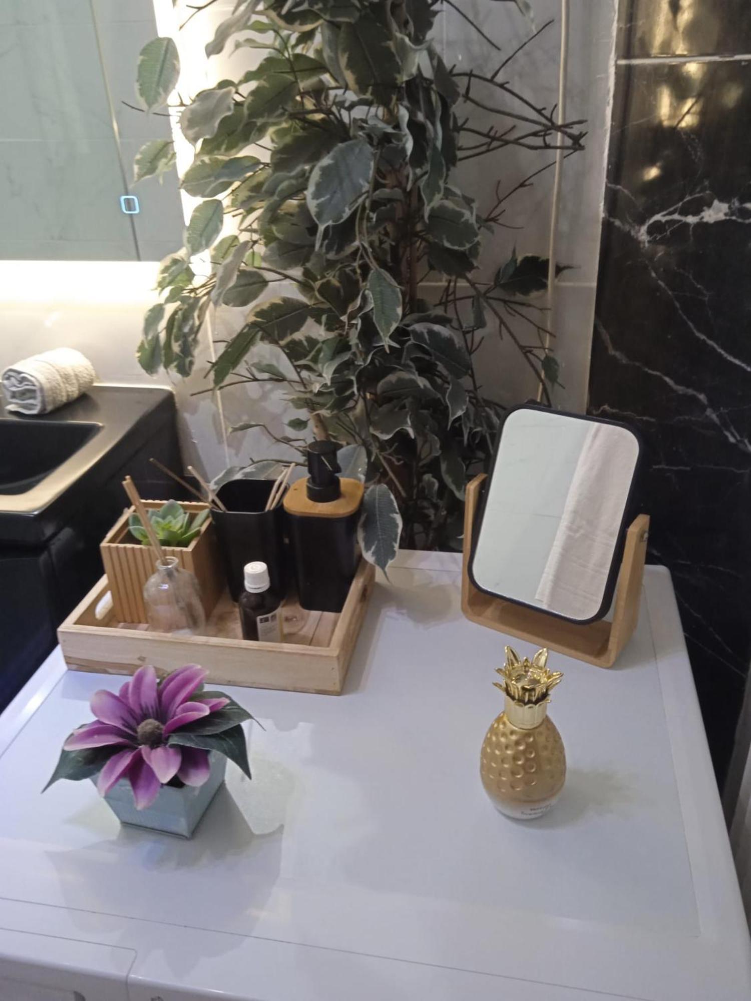 Tout Confort - Clim- Salle De Bain Commune Nîmes Dış mekan fotoğraf