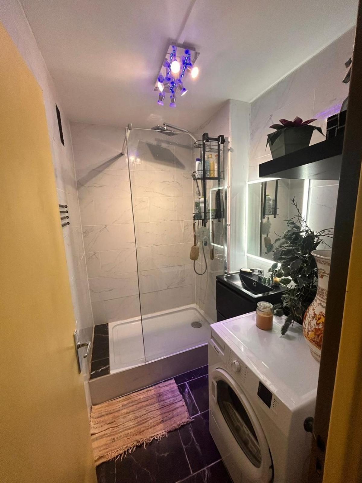 Tout Confort - Clim- Salle De Bain Commune Nîmes Dış mekan fotoğraf