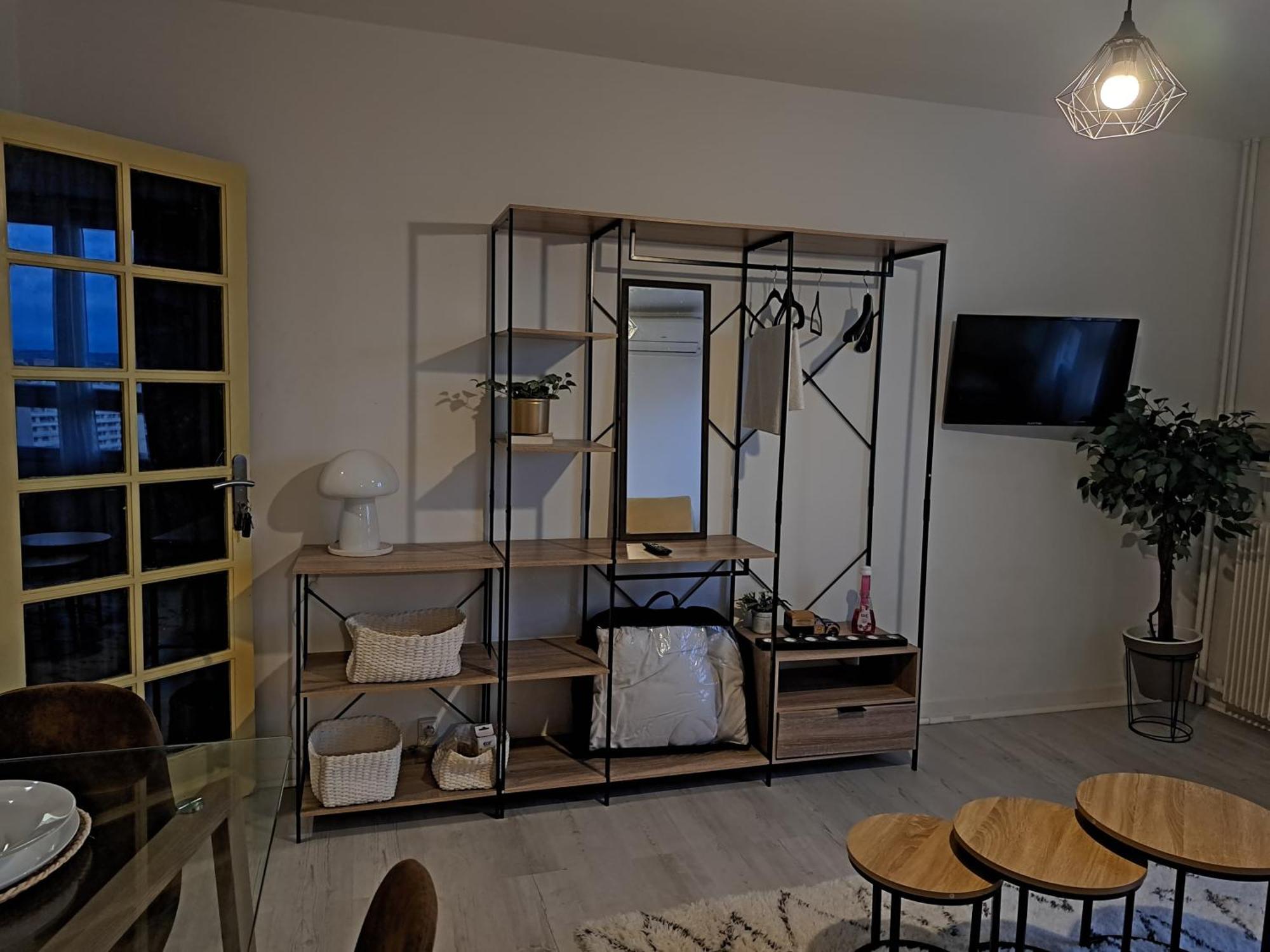 Tout Confort - Clim- Salle De Bain Commune Nîmes Dış mekan fotoğraf