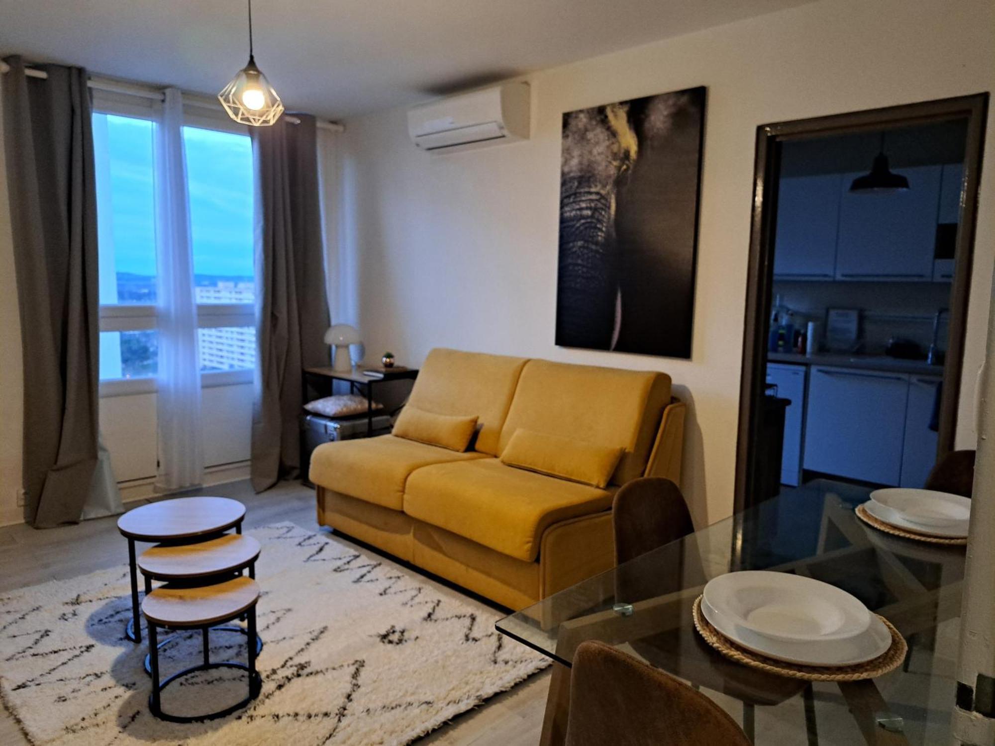 Tout Confort - Clim- Salle De Bain Commune Nîmes Dış mekan fotoğraf